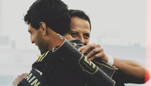 Volverte a ver: el cariñoso saludo de ‘Chicharito’ y Carlos Vela en la previa del Clásico del Tráfico por la MLS. (@LA FC)