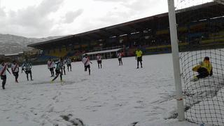 Copa Perú: ¡impresionante granizada! 'pinta de blanco' la cancha de Cerro de Pasco