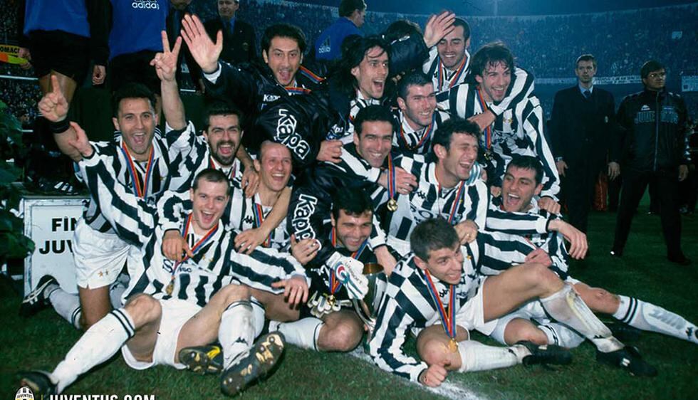Juventus (1997), con Zinedine Zidane y Edgar Davids jugando juntos lograron el doblete LIga-Copa.