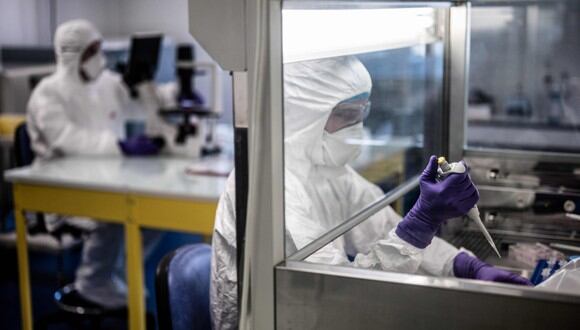 Científicos rusos trabajan para tener la vacuna contra el coronavirus. (Foto: AFP)