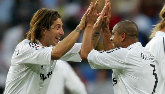 Roberto Carlos y Sergio Ramos compartieron vestuario en Real Madrid durante dos temporadas (2005-2007). (Foto: AFP)
