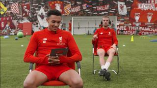 YouTube viral: jugador de Liverpool avisa a camarógrafo que su mujer dará a luz mientras graban [VIDEO]