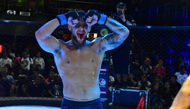 Esteban Ribovics derrotó a José Zarauz por nocaut técnico. (Foto: FFC)