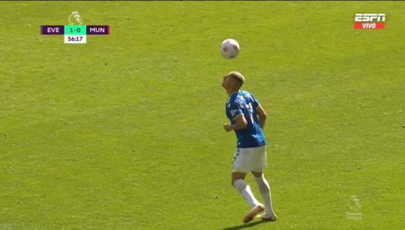 Richarlison mostró su habilidad con la cabeza en el Manchester United vs. Everton. (Captura: ESPN)