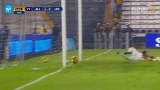 Carlos Ascues la mandó al palo y no pudo celebrar el doblete en el clásico ante Universitario