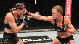 ¡Mostró su experiencia! Holly Holm derrotó a Irene Aldana por decisión unánime en la estelar del UFC Fight Island 4 [VIDEO]