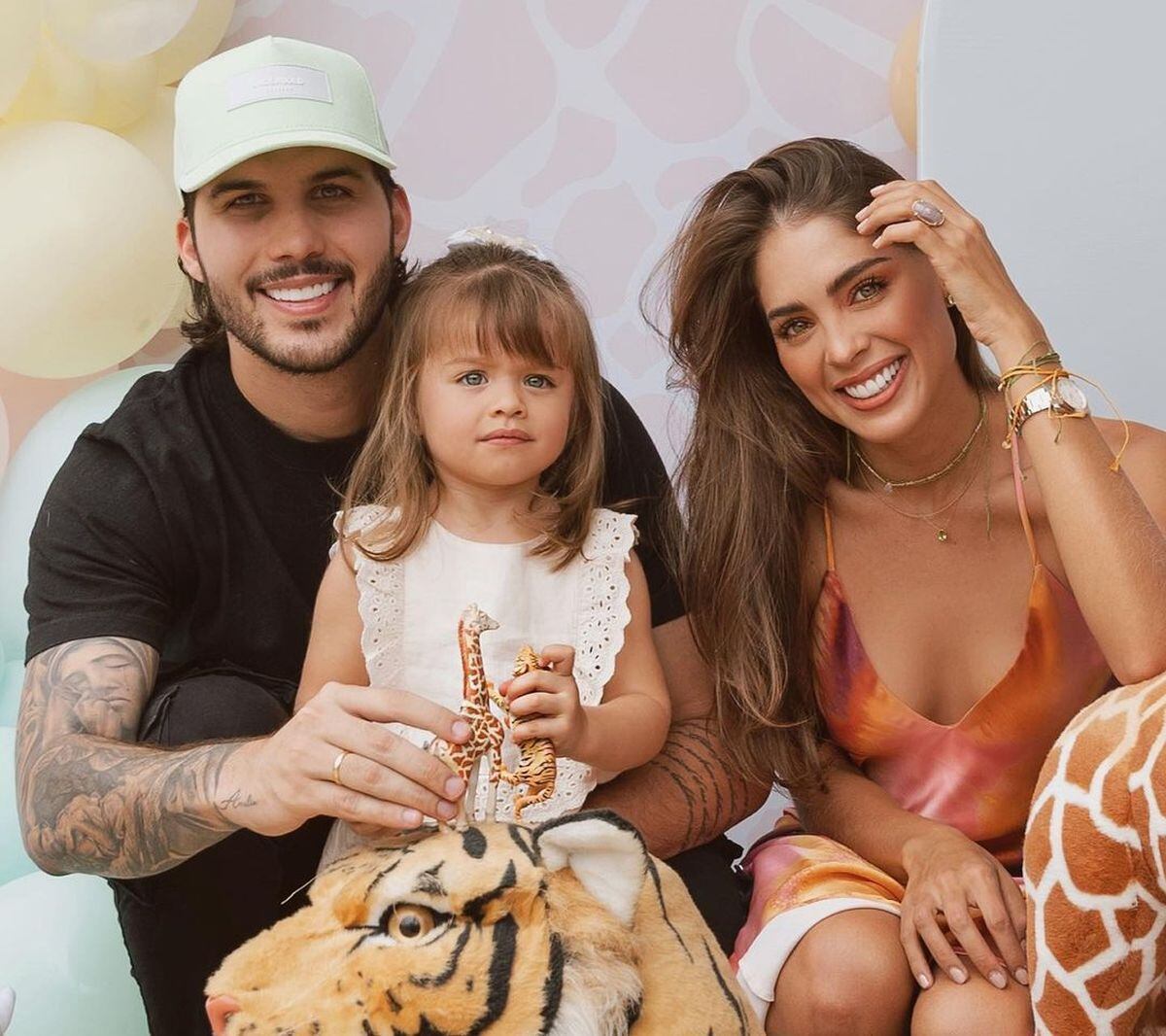 La familia de Camila Avella: su esposo y pequeña hija (Foto: @cebrakidsfotografia / Instagram)