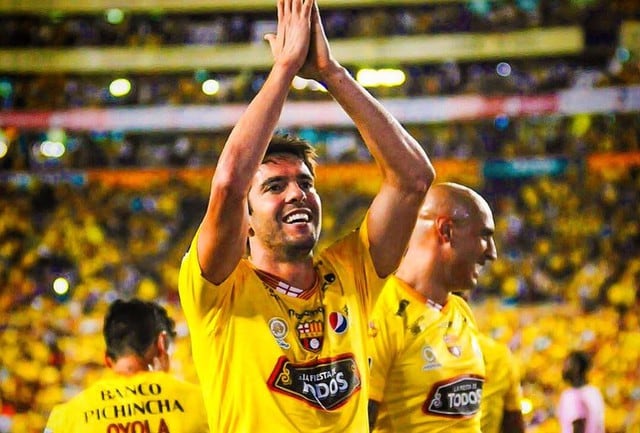 Kaká se puso la 'Amarilla' en la presentación del 2018.