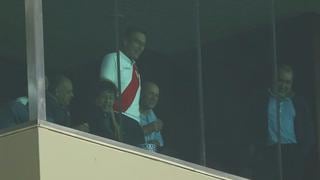 Más ovacionado que Guerrero: Martín Vizcarra asistió al Estadio Nacional para alentar a Perú