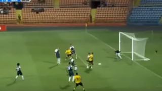 Empezó la Champions, se marcó un espectacular gol de taco, pero solo los buenos hinchas lo verán