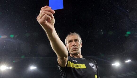 La tarjeta azul significará un castigo de diez minutos apartado del juego a cada futbolista que la vea. (Foto: @giraltpablo)