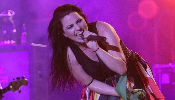 Amy Lee de Evanescence se caracterizaba por tener un estilo gótico, pero cuando tuvo su hijo cambió por un look de colores vivos (Foto: Norberto Duarte / AFP)