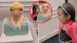 Video viral: Niña queda sorprendida al recibir un curioso pastel de Frozen