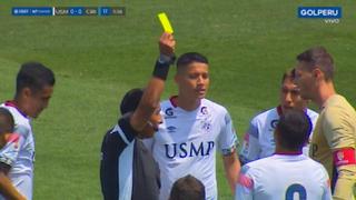 Diego Penny se equivocó: tocó el balón con la mano, pero fuera del área [VIDEO]