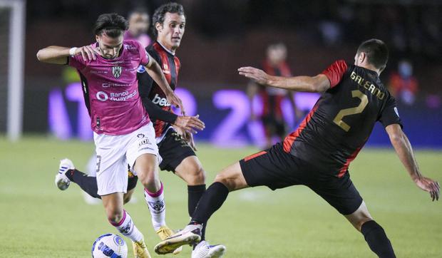Independiente del Valle dejó en semifinales de la Copa Sudamericana a Melgar, para luego consagrarse campeón de dicho torneo. (Foto: AFP)