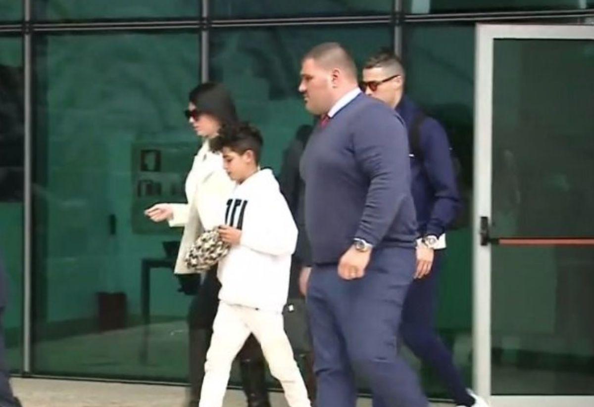 Cristiano Ronaldo viajó a Madeira para ver a su madre, víctima de un ictus. (Foto: Twitter)