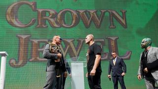 ¡Se sintió la tensión! Brock Lesnar tuvo careo con Caín Velásquez previo a su pelea por el título de WWE en Crown Jewel [VIDEO]