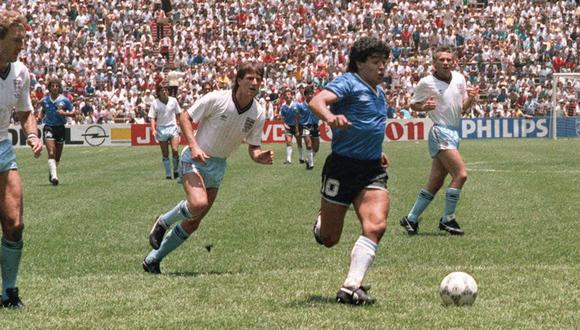 Diego Maradona anotó los dos goles con que Argentina derrotó; 2-1 a Inglaterra en cuartos de final de México 86. (Foto: AFP)