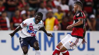 Fue otro en el segundo tiempo: los hinchas de Flamengo pasaron de críticas a elogios para Miguel Trauco