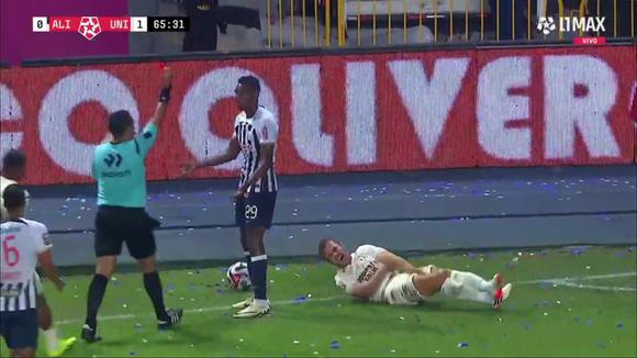 Tarjeta roja a Jiovany Ramos en el Alianza Lima vs. Universitario. (Video: Liga 1 MAX)