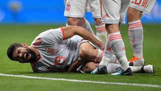 ¡Doloroso! Diego Costa recibió golpe en la pierna al marcar el primer gol [VIDEO]