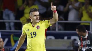 ¡Desde los doce pasos! Gol de Santos Borré para el 1-0 de Colombia vs. Paraguay