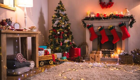 Las luces de Navidad son una costumbre que busca darle calidez en las estancias (Foto: Freepik).
