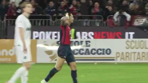 El gol de Gianluca Lapadula a Sassuolo a ras de cancha. (Video: @CagliariCalcio)