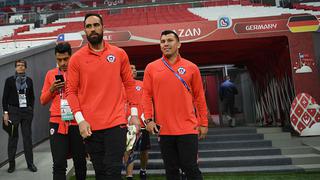 "¡Escuchen al pueblo!": Claudio Bravo y Gary Medel lanzan mensajes ante estallido social en Chile