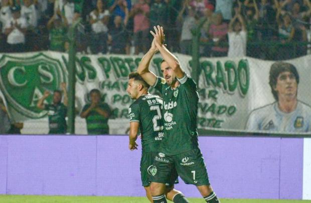 Lisandro López juega en Sarmiento de Junín. (Foto: Agencias)