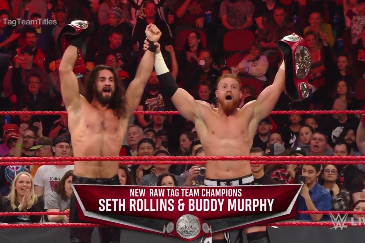 Seth Rollins y Buddy Murphy ganaron juntos los títulos en parejas por primera vez. (Foto: WWE)