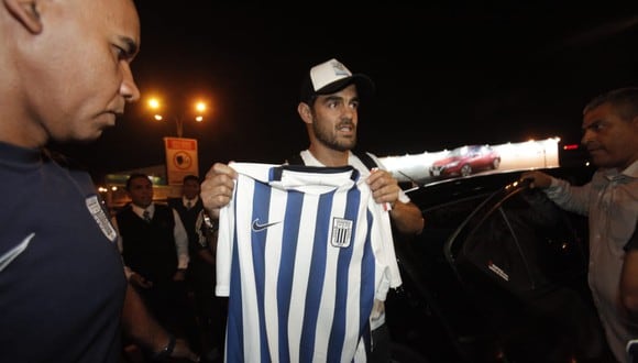 Luis Aguiar posó con la camiseta de Alianza Lima. (Foto: Andrés Paredes)