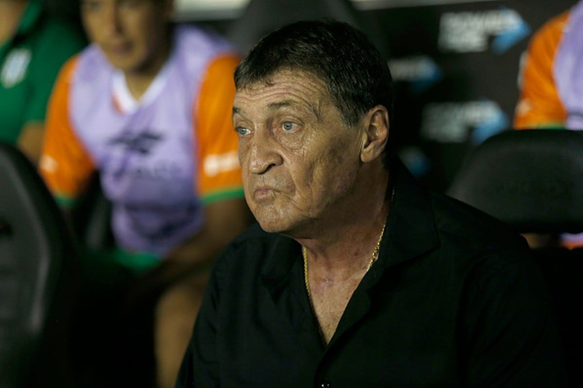 Julio César Falcioni dirige en la actualidad a Banfield de Argentina. (Foto: Getty)