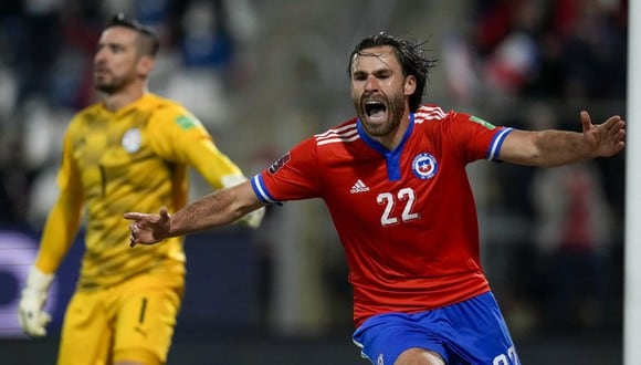 Ben Brereton anotó su primer gol oficial con Chile con Paraguay. (Foto: AFP)