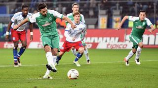 Werder Bremen perdió 2-1 ante Hamburgo con penal fallado por Pizarro