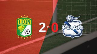 León gana 2-0 a Puebla con doblete de Ángel Mena