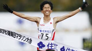 Kengo Suzuki se convirtió en el primer atleta nacido fuera de África en romper récord de maratón