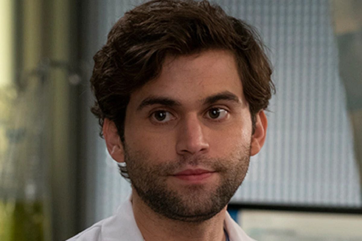 Jake Borelli apareció como el Dr. Levi Schmitt por primera vez en la temporada 14 de "Grey’s Anatomy" (Foto: ABC)