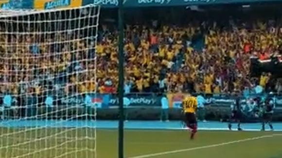 Así fue el gol de James Rodríguez en el empate 2-2 de Colombia frente a Uruguay (VIDEO: @FCFSeleccionCol)