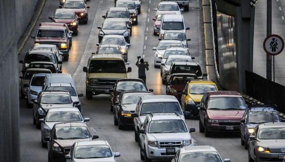 Hoy No Circula del 3 de mayo en CDMX: placas y autos que no pueden transitar. (Foto: Reuters)