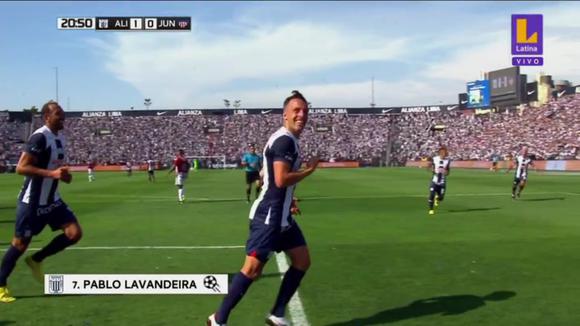 Tarde 'Blanquiazul': Pablo Lavandeira marca el primer gol