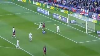 Youtube: Luis Suárez falló increíble gol que ni él mismo puede explicar