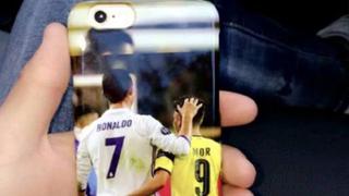 El jugador del Dortmund que lleva a Cristiano Ronaldo de carcasa de celular