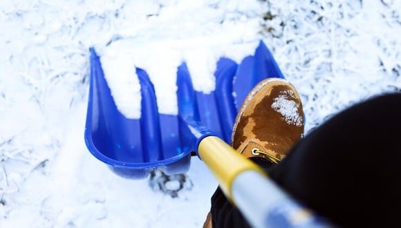 El Departamento de Saneamiento de Nueva York busca personas que remuevan la nieve de espacios públicos en este invierno (Foto: Freepik)