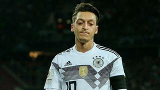 Dura respuesta: Arsenal le dijo esto al Barcelona por el interés para llevarse a Mesut Özil