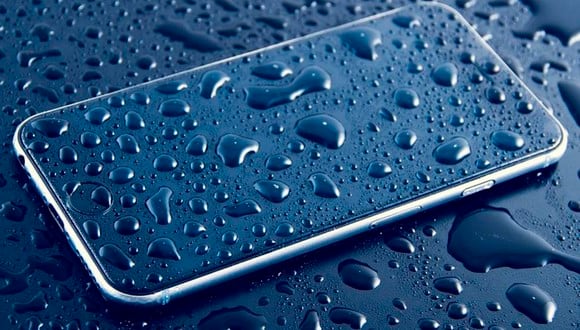 ¿Tu celular se ha caído al agua? Estas son las cosas que no debes hacer con tu smartphone. (Foto: Cinco días)