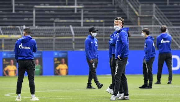 Schalke 04 aplicará mano dura a los juveniles que rompieron las normas sanitarias. (Foto: AFP)