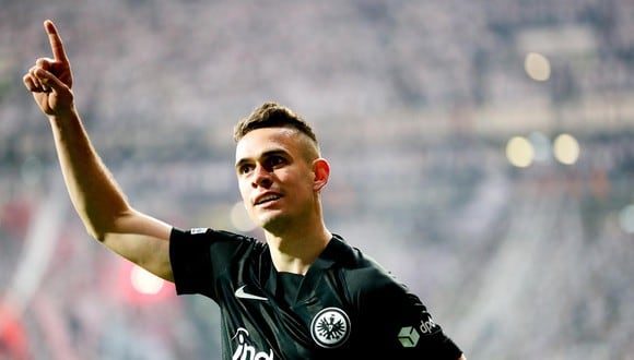 Rafael Santos Borré volvió a anotar con el Eintracht Frankfurt. (Foto: AFP)