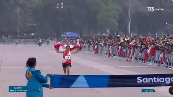 Cristhian Pacheco ganó la Maratón Masculina. (Video: Tele13 de Chile)