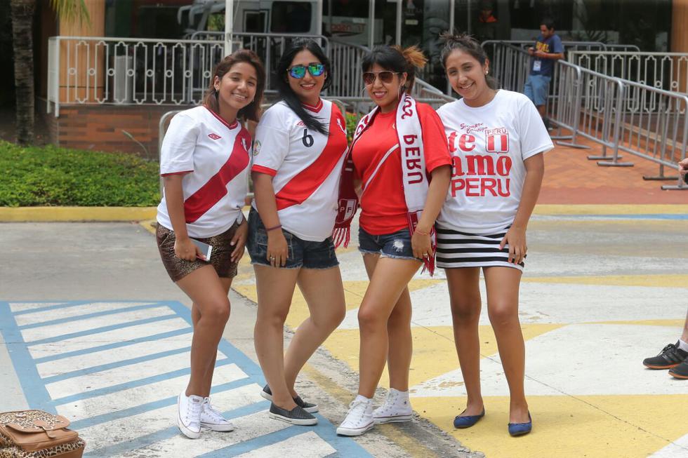 Son puro aliento: los hinchas que llegaron hasta la concentración de la Selección Peruana